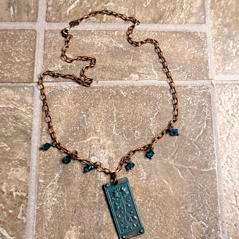 🌿HAND-CRAFTED NECKLACE
